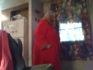 Voluptuous BBW Granny Showing Off