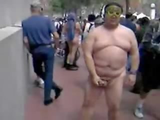 脂肪 アジアの 男 けいれん 上の ザ· ストリート ショー