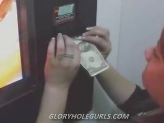 Gloryhole con điếm hút ngẫu nhiên dicks và én tất cả tải