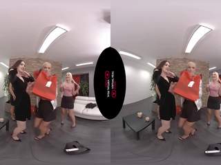 Virtualrealporn.com - 12 holky na vianoce (red tím)